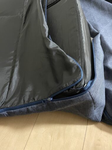 IMONIA low sofa-close the zipper under the backrest1
