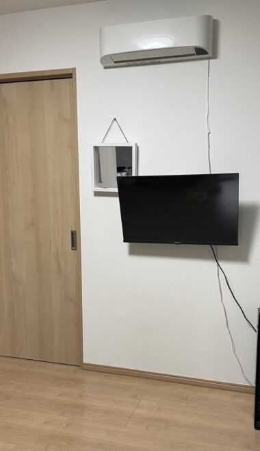 Eono-wall mounted TV-clean room