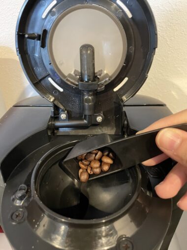 coffee maker panasonic NCA57-put in beans2